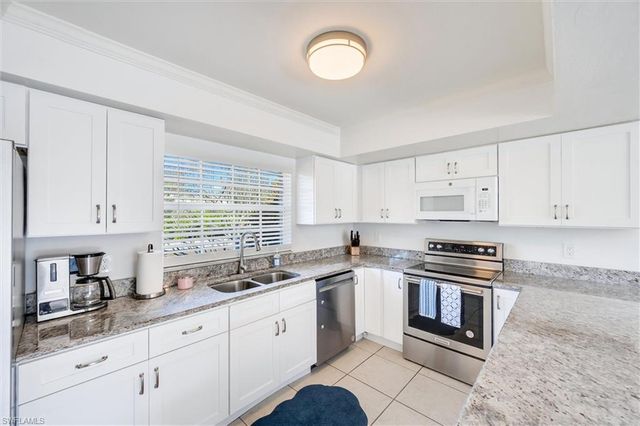 3687 Maran LN, Bonita Springs, FL 34134