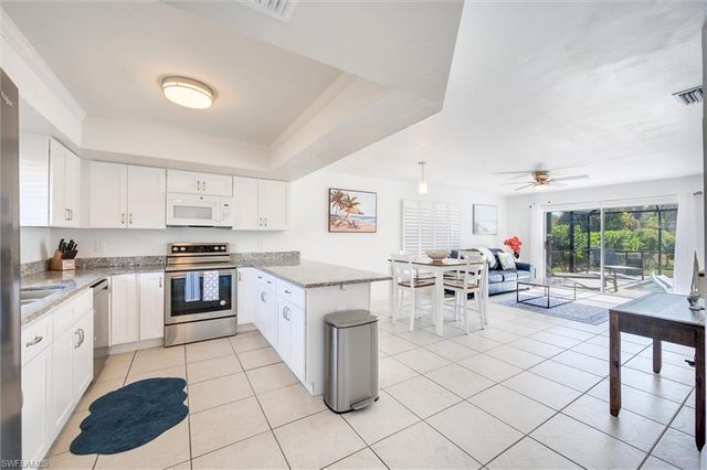 3687 Maran LN, Bonita Springs, FL 34134