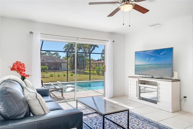 3687 Maran LN, Bonita Springs, FL 34134