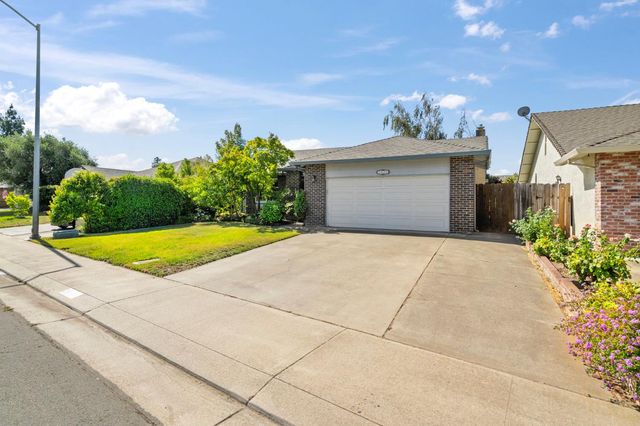 2526 Park West Dr, Lodi, CA 95242