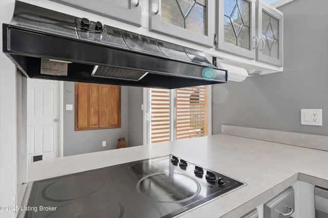 3742 Chatham Rd, Louisville, KY 40218