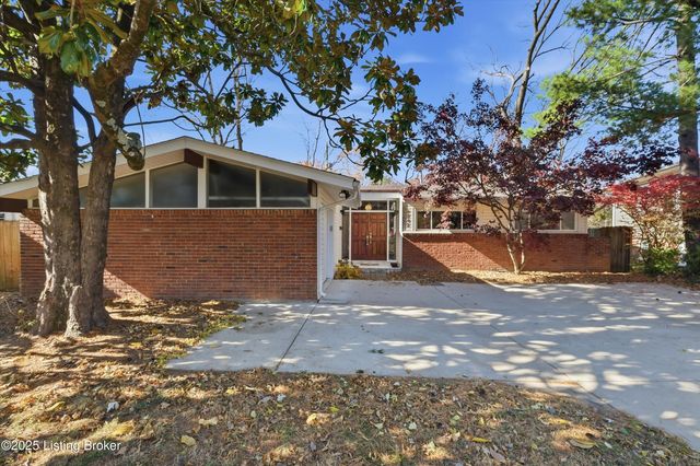 3742 Chatham Rd, Louisville, KY 40218