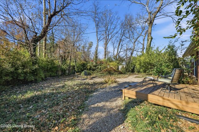 3742 Chatham Rd, Louisville, KY 40218