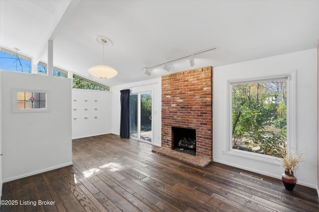 3742 Chatham Rd, Louisville, KY 40218