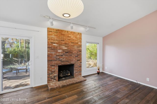 3742 Chatham Rd, Louisville, KY 40218