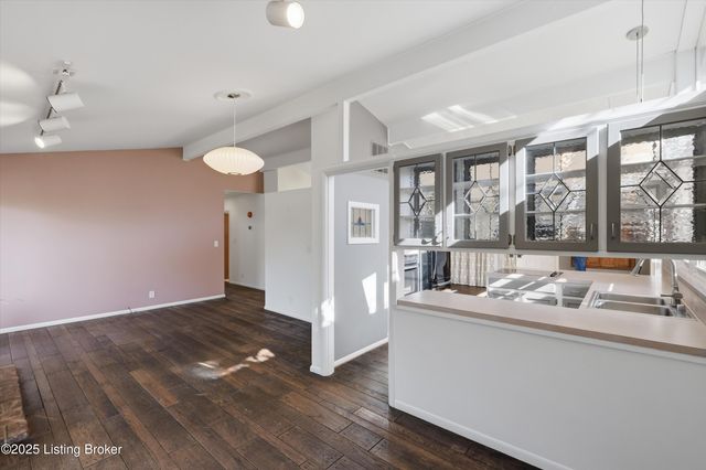 3742 Chatham Rd, Louisville, KY 40218