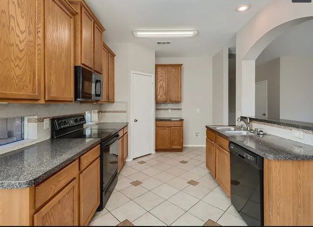 850 Warbler, Aubrey, TX 76227