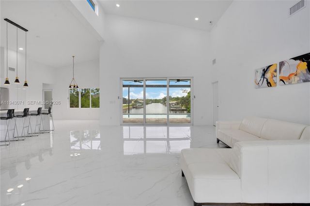 4009 W Jacaranda Parkway, Cape Coral, FL 33993