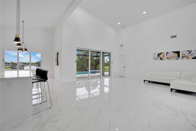 4009 W Jacaranda Parkway, Cape Coral, FL 33993