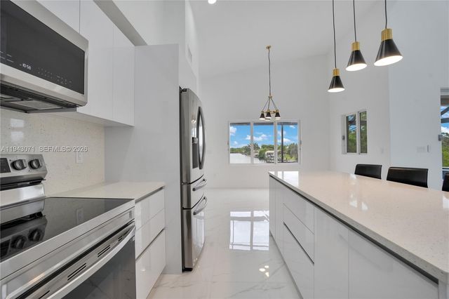 4009 W Jacaranda Parkway, Cape Coral, FL 33993