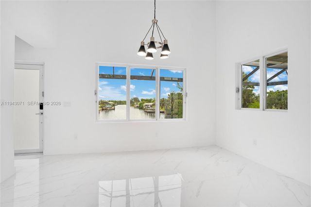 4009 W Jacaranda Parkway, Cape Coral, FL 33993
