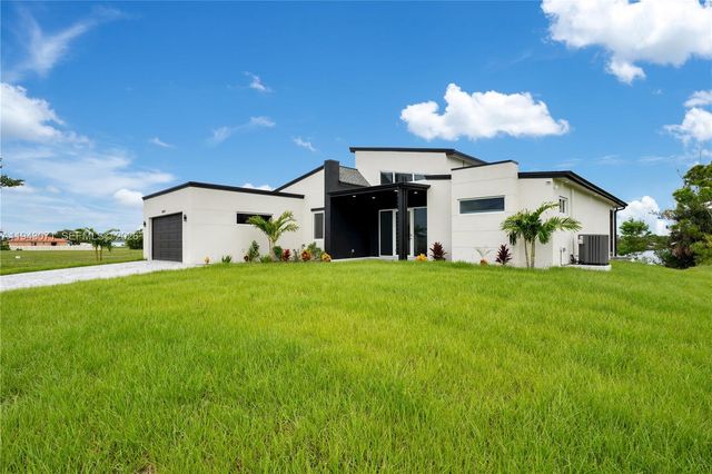 4009 W Jacaranda Parkway, Cape Coral, FL 33993