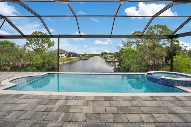 4009 W Jacaranda Parkway, Cape Coral, FL 33993