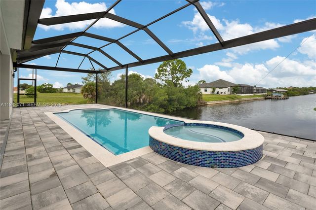 4009 W Jacaranda Parkway, Cape Coral, FL 33993