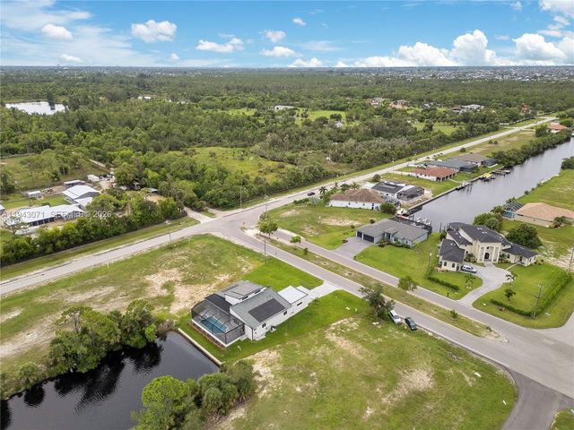 4009 W Jacaranda Parkway, Cape Coral, FL 33993