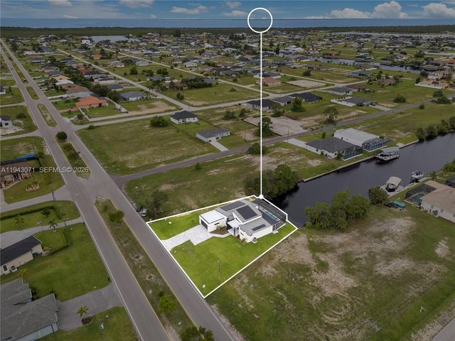 4009 W Jacaranda Parkway, Cape Coral, FL 33993