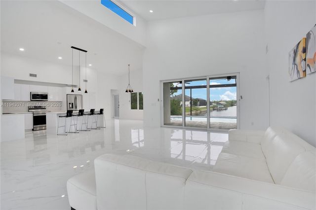 4009 W Jacaranda Parkway, Cape Coral, FL 33993