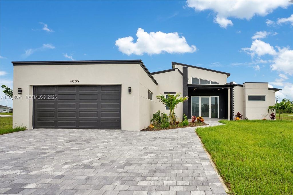4009 W Jacaranda Parkway, Cape Coral, FL 33993
