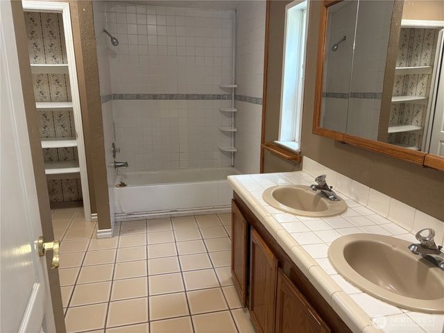 17411 64th Street Ct NW, Vaughn, WA 98394