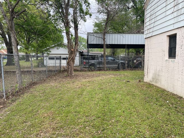 521 N 31st Street, Corsicana, TX 75110