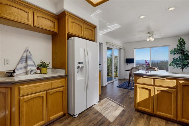 10502 Canyon Creek, Penn Valley, CA 95946