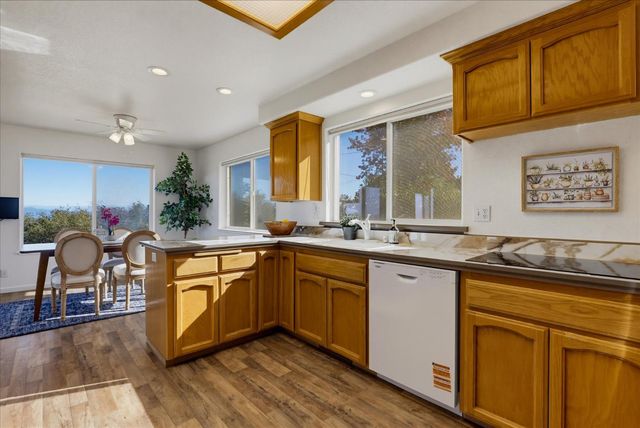 10502 Canyon Creek, Penn Valley, CA 95946