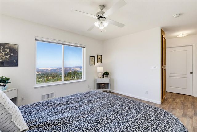 10502 Canyon Creek, Penn Valley, CA 95946