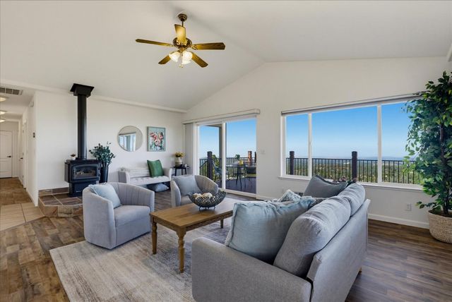 10502 Canyon Creek, Penn Valley, CA 95946