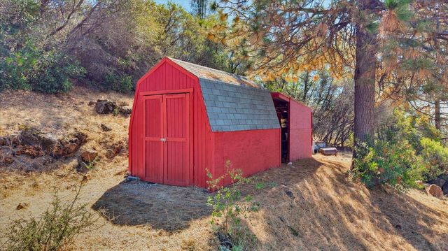 10502 Canyon Creek, Penn Valley, CA 95946