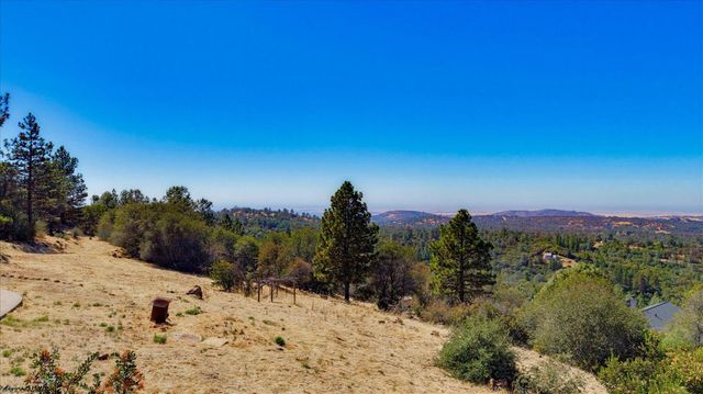 10502 Canyon Creek, Penn Valley, CA 95946