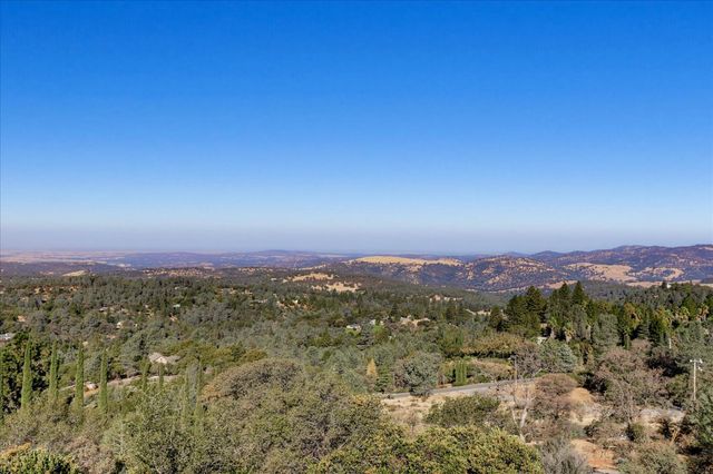 10502 Canyon Creek, Penn Valley, CA 95946