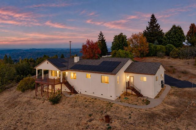 10502 Canyon Creek, Penn Valley, CA 95946
