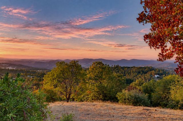 10502 Canyon Creek, Penn Valley, CA 95946