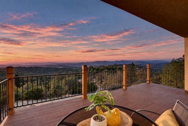 10502 Canyon Creek, Penn Valley, CA 95946
