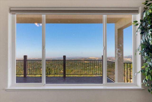 10502 Canyon Creek, Penn Valley, CA 95946