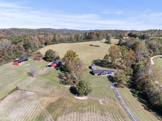 537 Bays Bend Road, West Liberty, KY 41472
