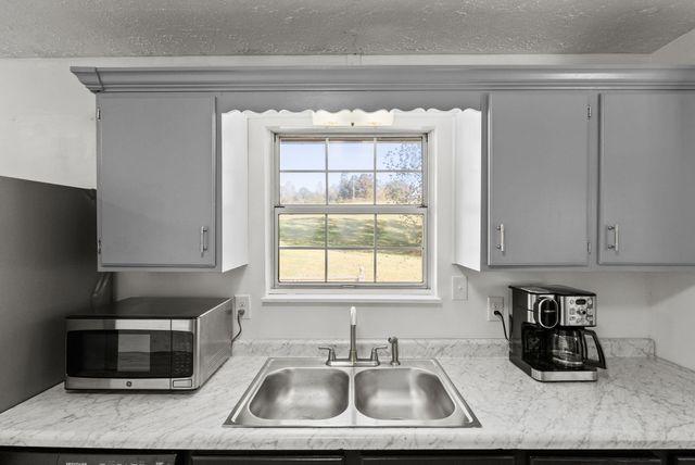 537 Bays Bend Road, West Liberty, KY 41472