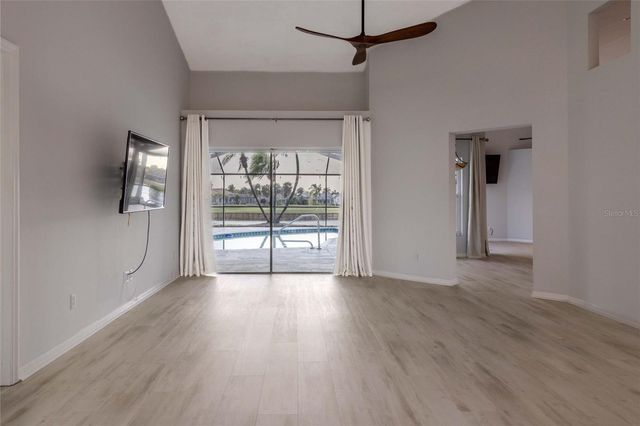 1211 PERIDOT LANE, Sun City Center, FL 33573