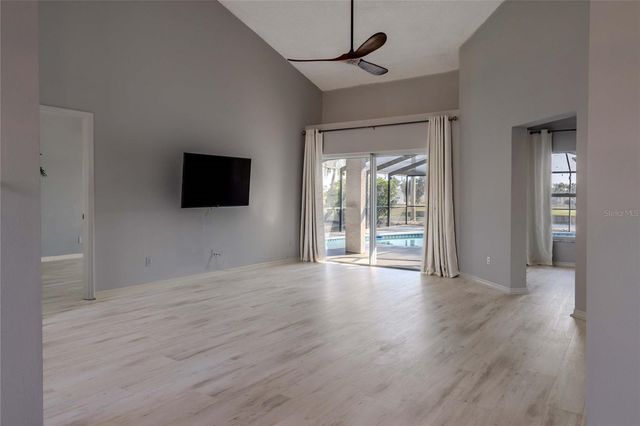 1211 PERIDOT LANE, Sun City Center, FL 33573