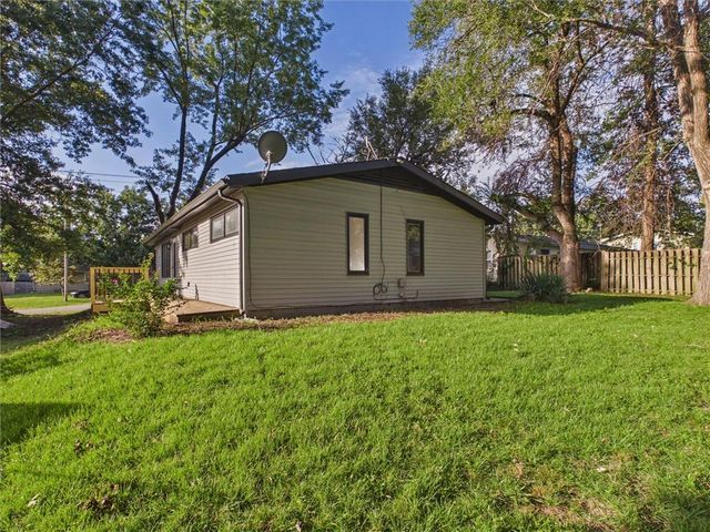 12206 E 47th Street S, Independence, MO 64055