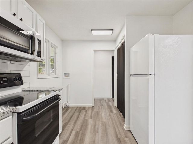 12206 E 47th Street S, Independence, MO 64055