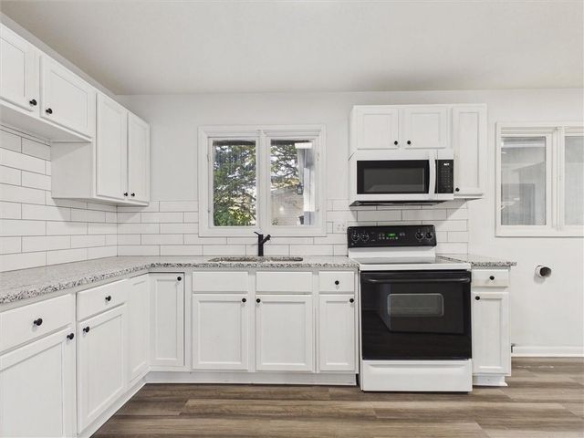 12206 E 47th Street S, Independence, MO 64055