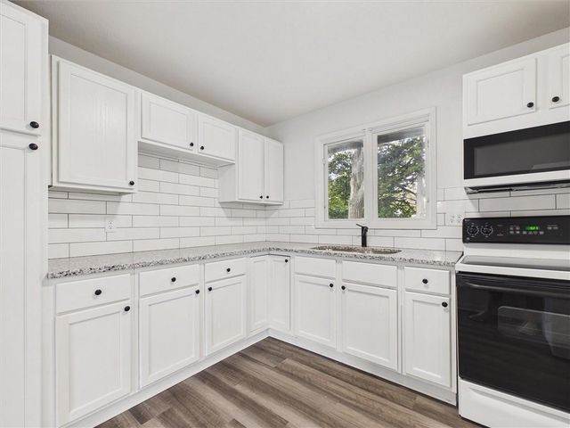 12206 E 47th Street S, Independence, MO 64055