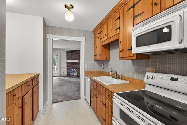 2502 Chapel Hill Road B, Durham, NC 27707