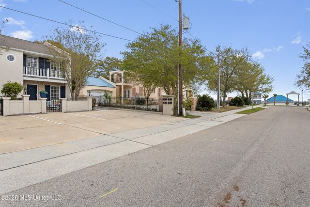 105 Demontluzin Avenue, 1, Bay Saint Louis, MS 39520