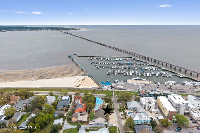 105 Demontluzin Avenue, 1, Bay Saint Louis, MS 39520