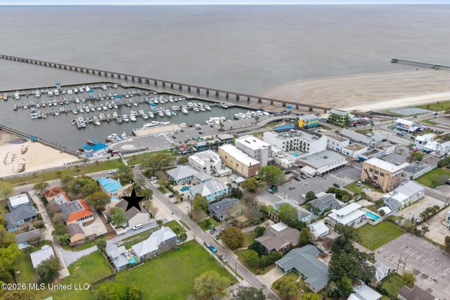 105 Demontluzin Avenue, 1, Bay Saint Louis, MS 39520
