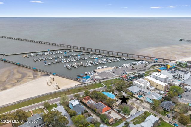 105 Demontluzin Avenue, 1, Bay Saint Louis, MS 39520