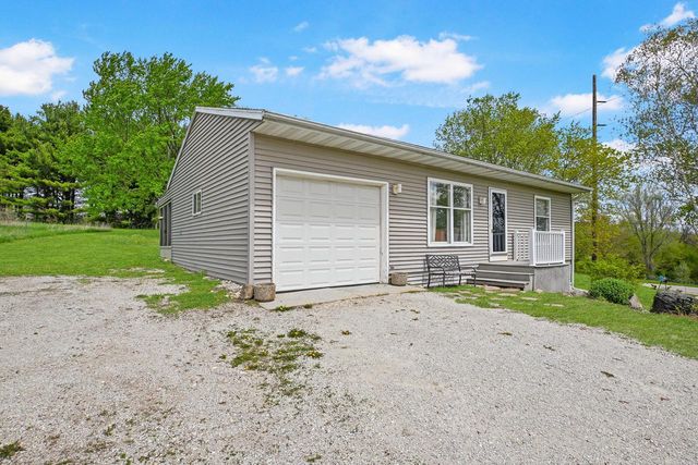 8402 368th AVENUE, Burlington, WI 53105