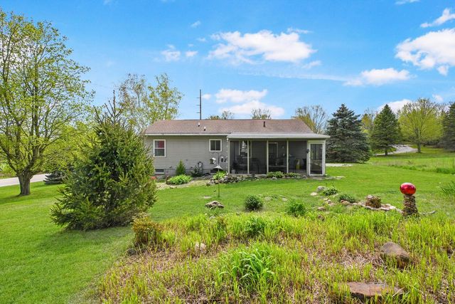 8402 368th AVENUE, Burlington, WI 53105